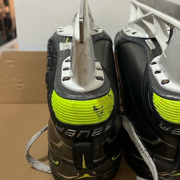 Bauer Elite  Goalie Ice Hockey Skates
 size 7.5.  Fit 2 - Picture 7 of 14